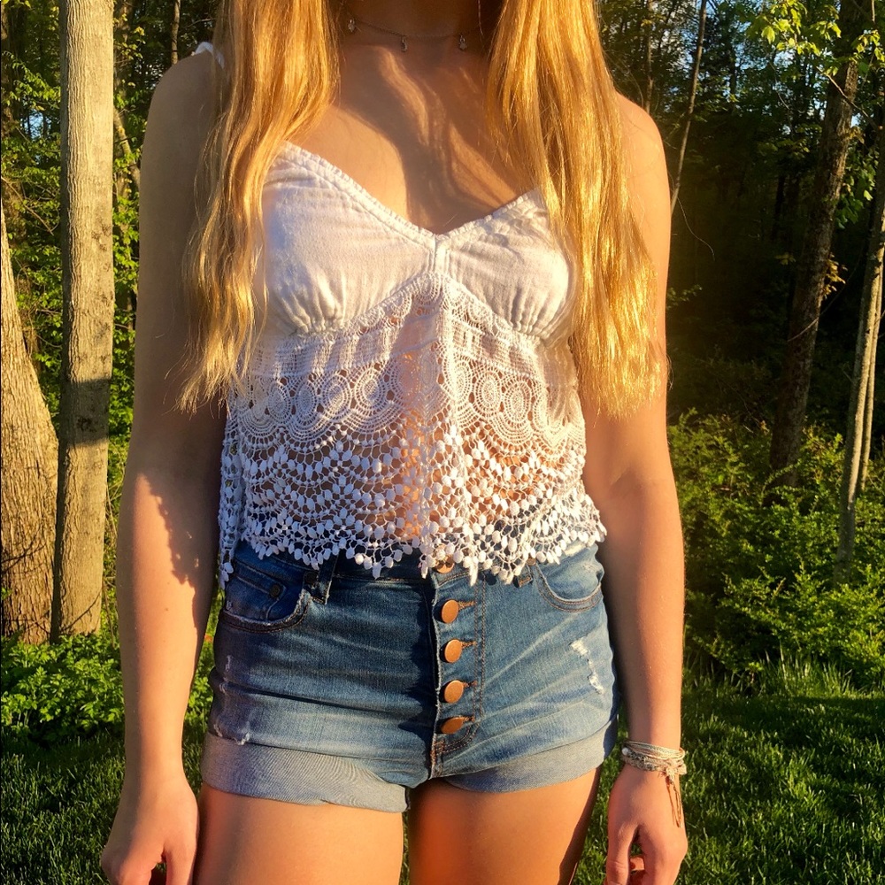 Cropped white tank with super pretty lace